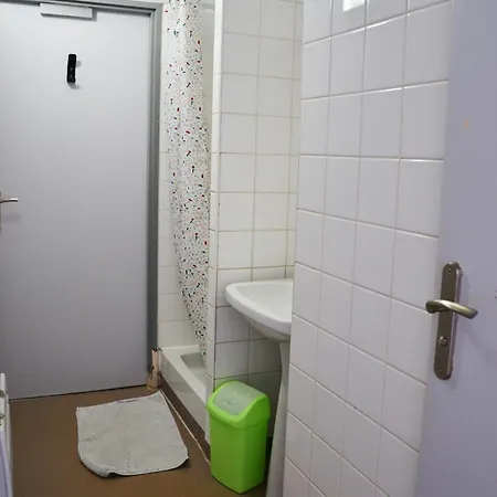 بيت شباب La Digue *