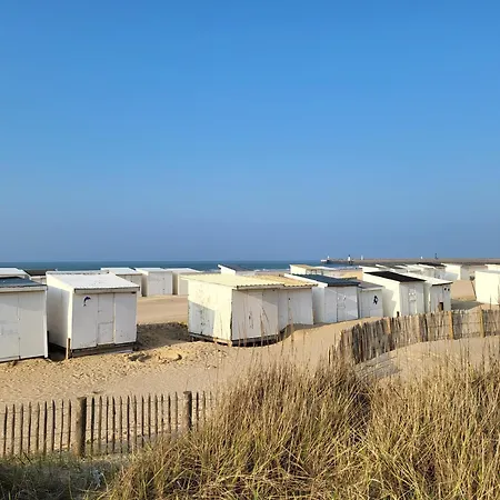 بيت شباب La Digue *